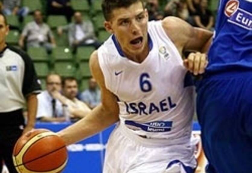 Бенеттон подписал контракт с Мекелем