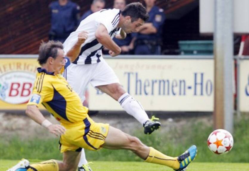 Металлист уступает Партизану