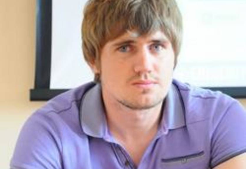 Кварцяный посмотрит Допилку и Густаво