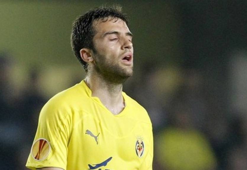 Агент: "Трансфер Росси в Барселону выглядит маловероятным"