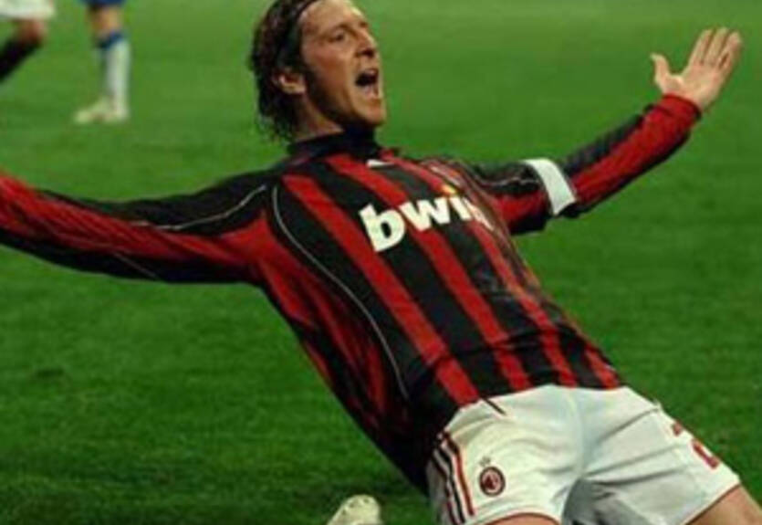 Амброзини: "Никто не заменит Пирло"