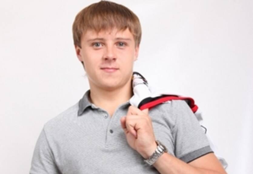 КХЛ. Трактор продлил Глинкина