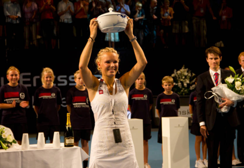 Возняцки выигрывает самый ненужный турнир