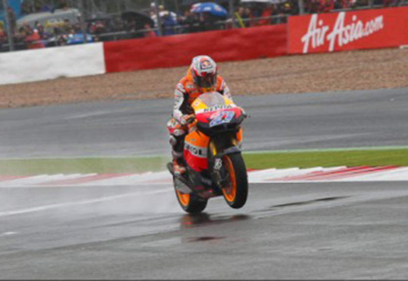 MotoGP. Гран-при Великобритании. Стоунер – победитель, Лоренсо – в ауте