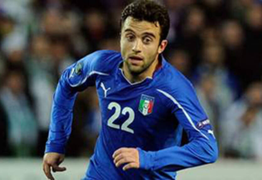 Агент: "Барса может подписать Росси и Санчеса"