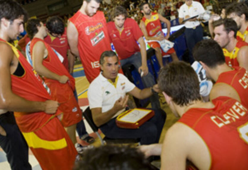 Скариоло – новый тренер Армани Джинс