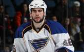 НХЛ. Сент-Луис переподписал защитника и форварда