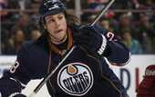 НХЛ. Эдмонтон переподписал форварда