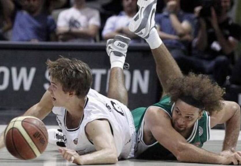 Лига А. Монтепаски и Беннетон шагают в полуфинал