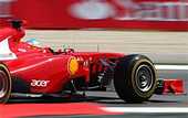 Алонсо: "Феррари должна реагировать"
