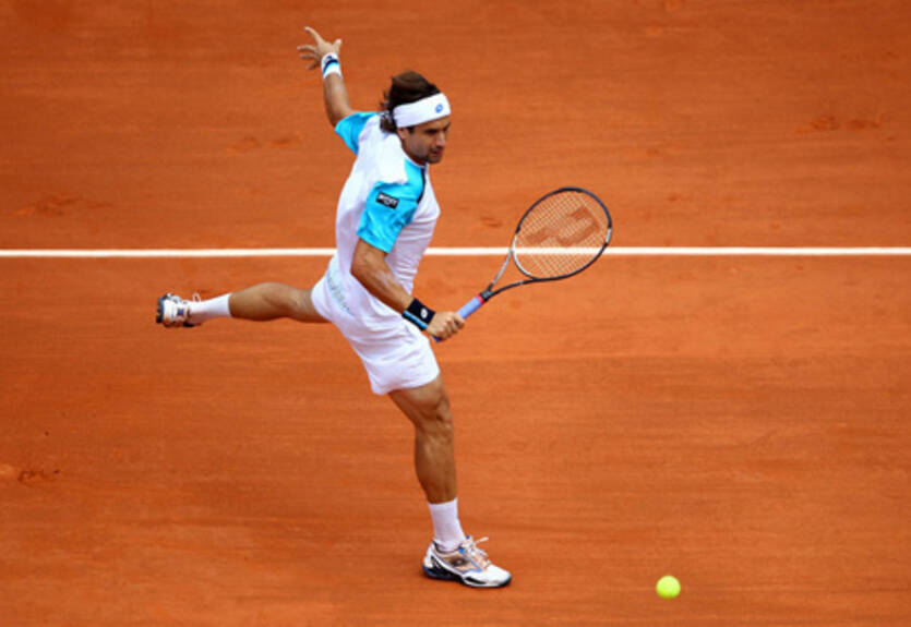 Феррер уверенно вышел во второй круг в Париже