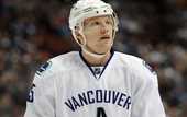 НХЛ. Ванкувер теряет защитников