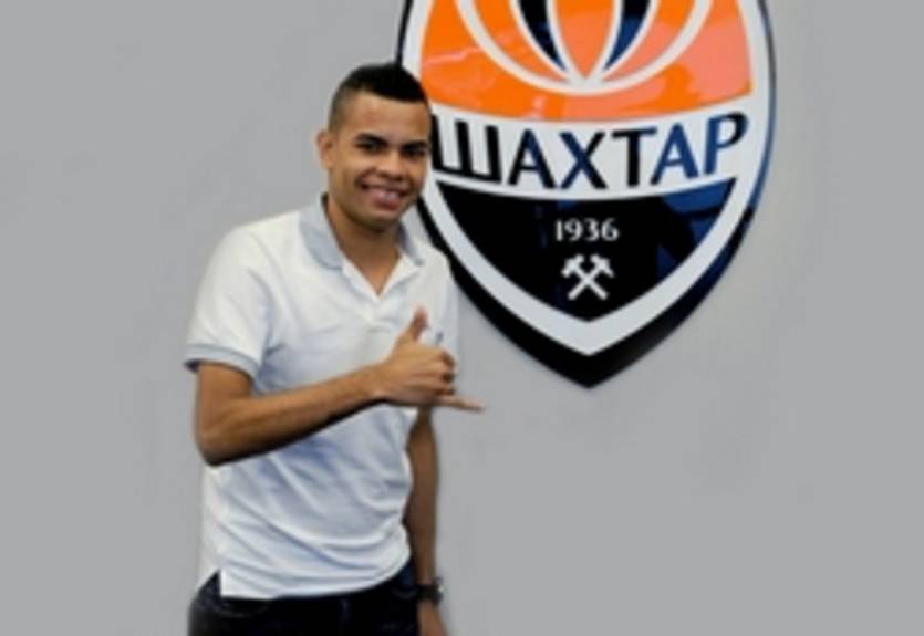 Дентиньо приедет в Донецк летом