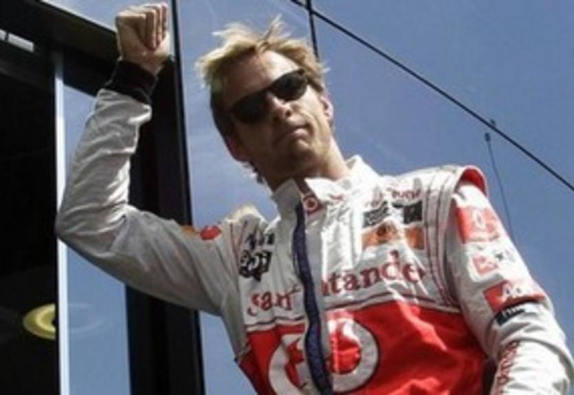 Баттон удивлен новым контрактом Алонсо