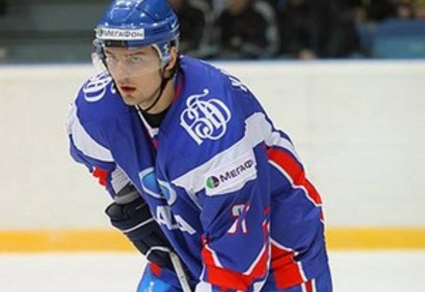 КХЛ. Салават переподписал Кондратьева