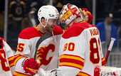 НХЛ: Калгари разгромил Бостон, Тампа добыла непростую победу над Миннесотой