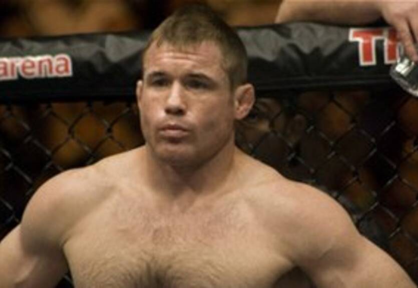 Хьюз: "Сент-Пьер провел один из худших боев в карьере"