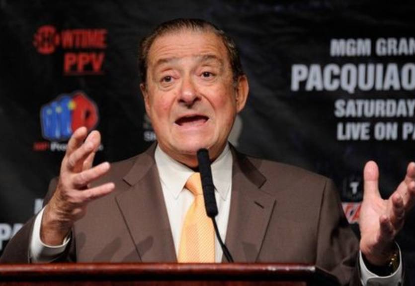 Арум: "Мейвезер не может достать Паккьяо, потому переключился на меня"