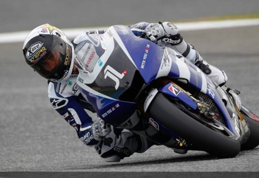 MotoGP. Гран-при Португалии. Лоренсо отобрал поул у Симончелли