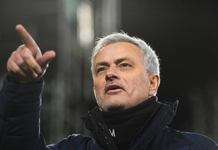 Моуринью сдержал обещание и подарил кроссовки герою матча с Дженоа