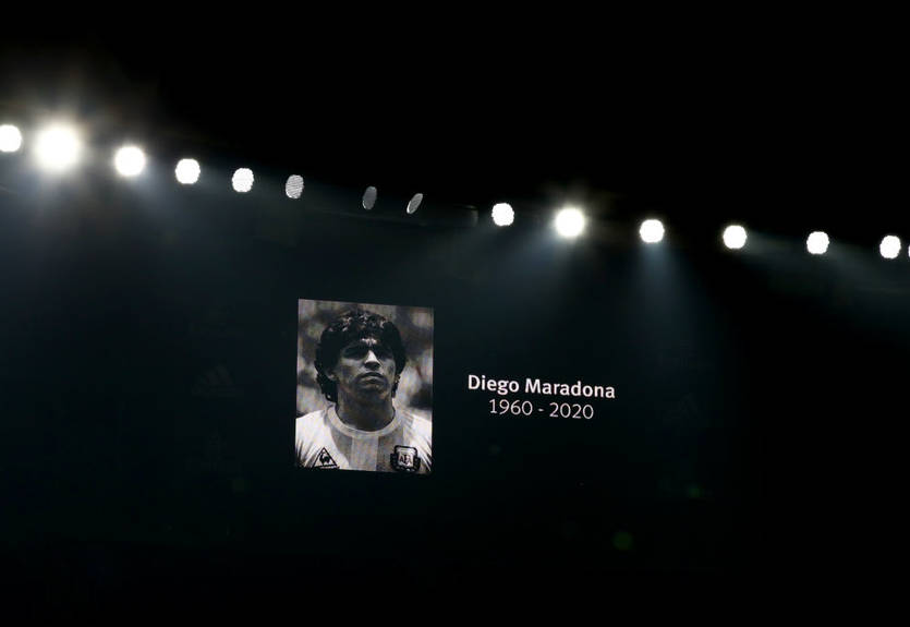 Марадону похоронили без сердца