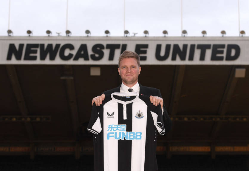 Тренер Ньюкасла вылечился от коронавируса