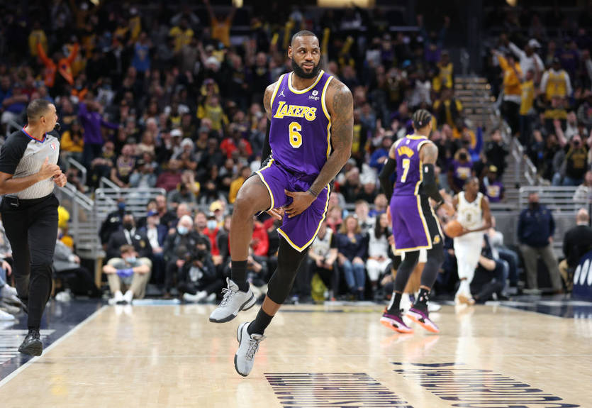 НБА оштрафовала Джеймса на 15 000 долларов
