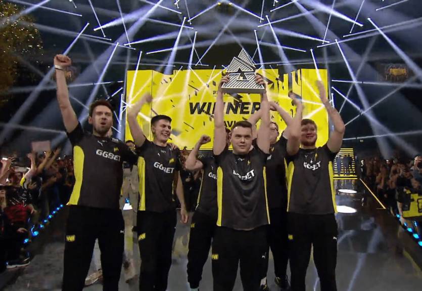 Natus Vincere - чемпионы BLAST Premier: Fall Finals 2021