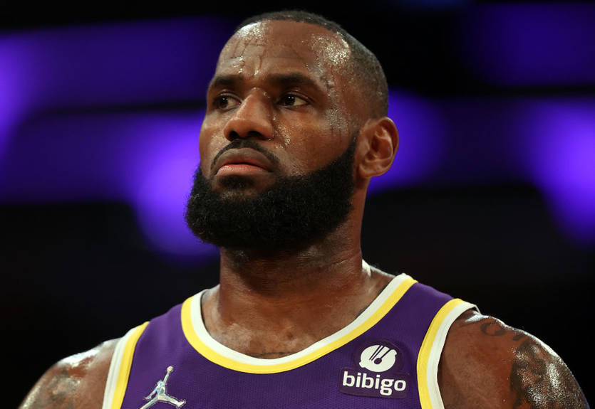 ЛеБрон сдал два положительных теста на коронавирус