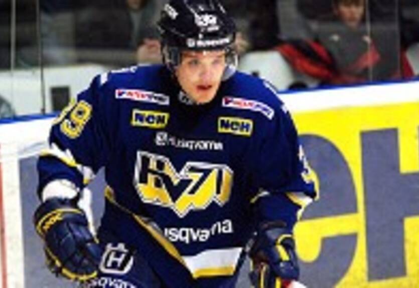 КХЛ. Торпедо подписало форварда сборной Швеции