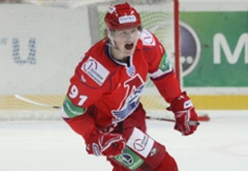 КХЛ. Защитник Локомотива дисквалифицирован на пять матчей следующего сезона