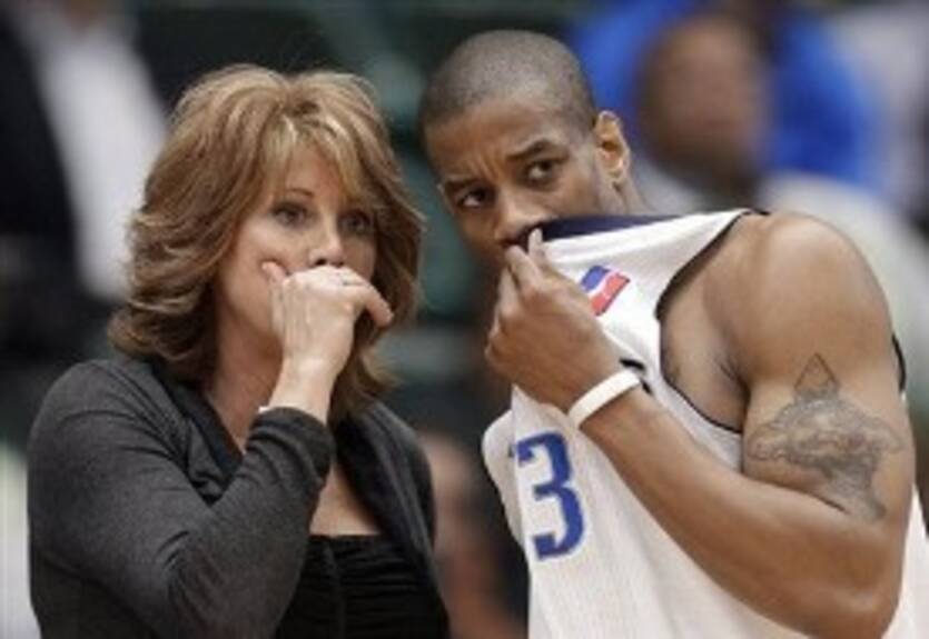 Филадельфия подписала 10-дневное соглашение с Дениэлсом