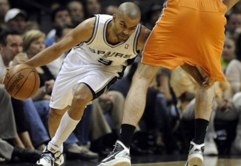 НБА. Сан Антонио отрывается от Лейкерс