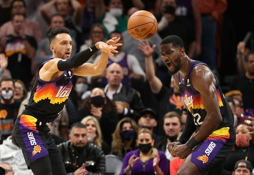 Финикс одержал 18-ю победу подряд