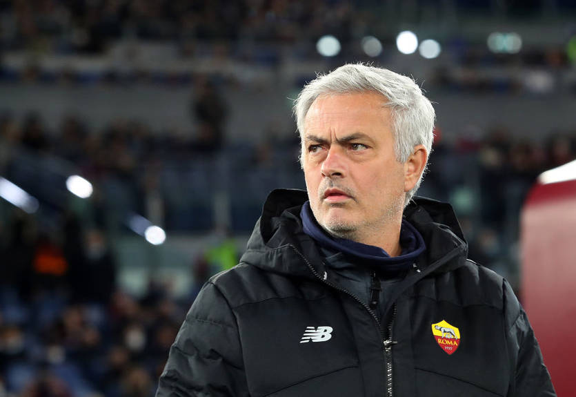 "Ваша работа проще, поэтому мы зарабатываем больше": Моуринью жестко ответил журналисту