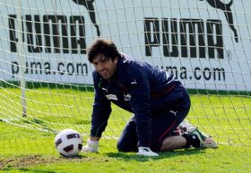 Арсенал поборется с Ромой за Буффона