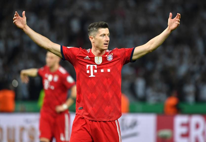 Левандовски побил рекорд Герда Мюллера по голам за календарный год в Бундеслиге