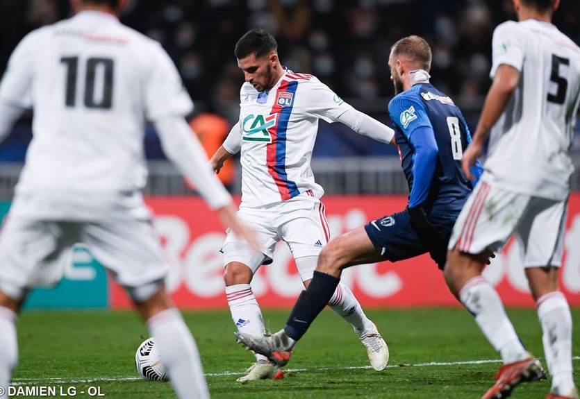 Матч Кубка Франции Париж - Лион был отменен после первого тайма из-за фанатов