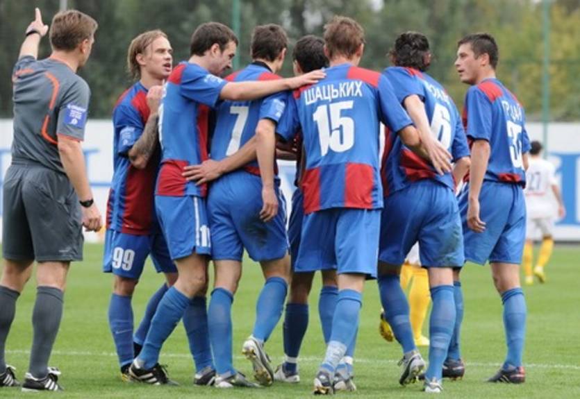 Арсенал уверенно побеждает Ильичевец