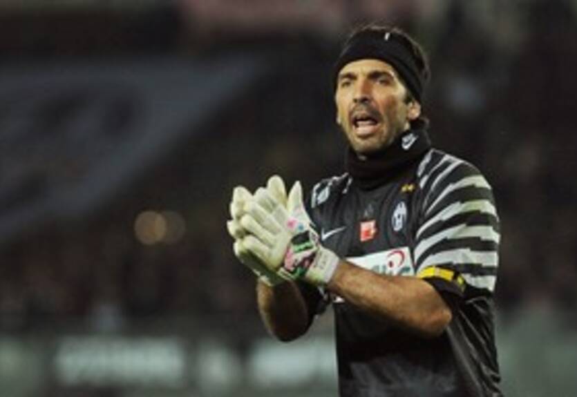 Буффон и Дель Пьеро получат новые контракты