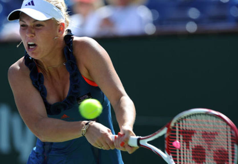 Возняцки хватило три гейма для выхода в полуфинал