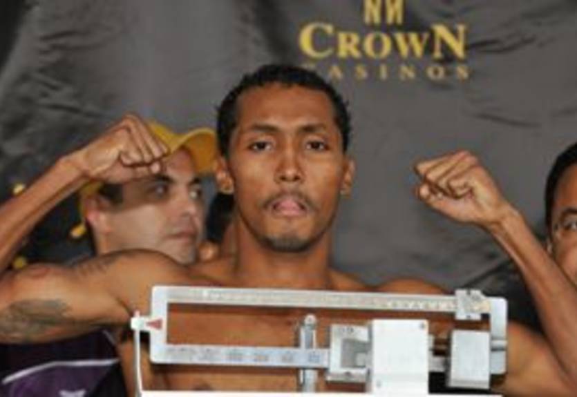 Golden Boy Promotions делает Морено предложение