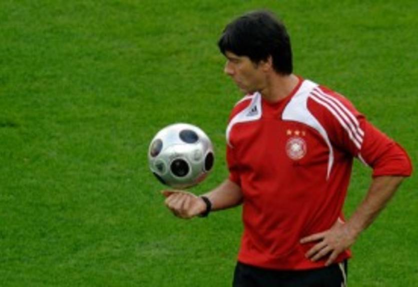 Германия назначила даты товарищеских матчей с Францией