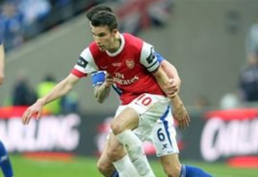 Агент ван Перси не подтвердил интерес Интера