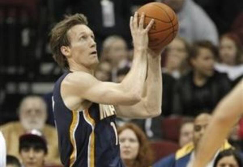 Данливи пропустит около двух месяцев