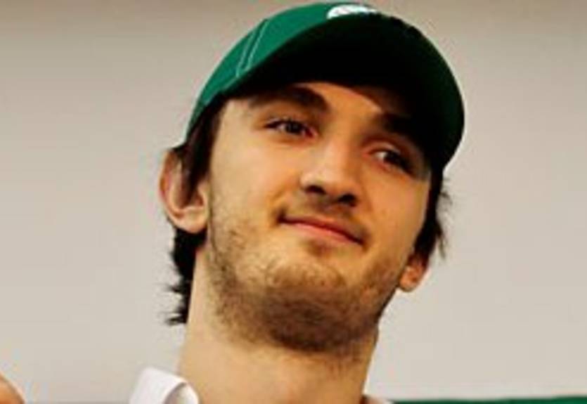 Бостон: два игрока за один пик