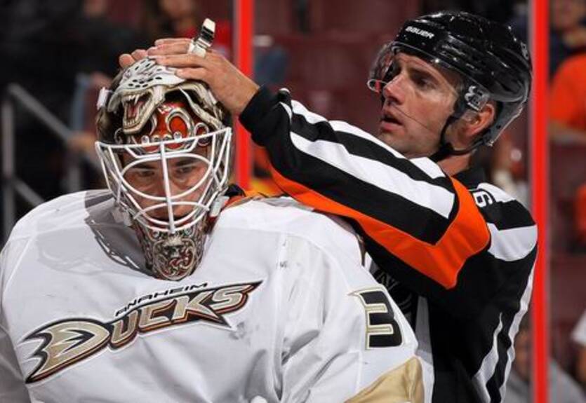 НХЛ. Тампа и Анахайм обменялись вратарями