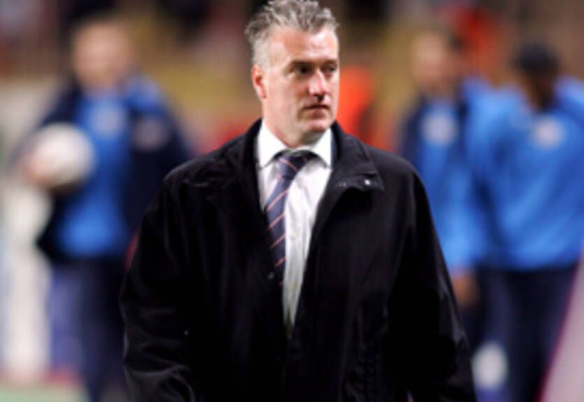 Дешам: "Должны создать проблемы МЮ"