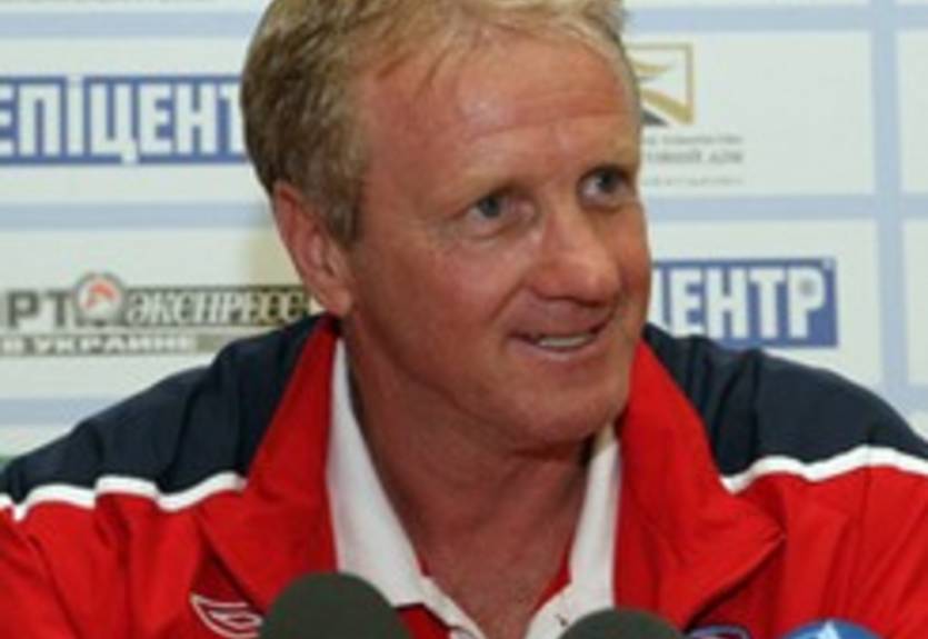 Петров: "Хотелось бы усилить фланги обороны и полузащиту"