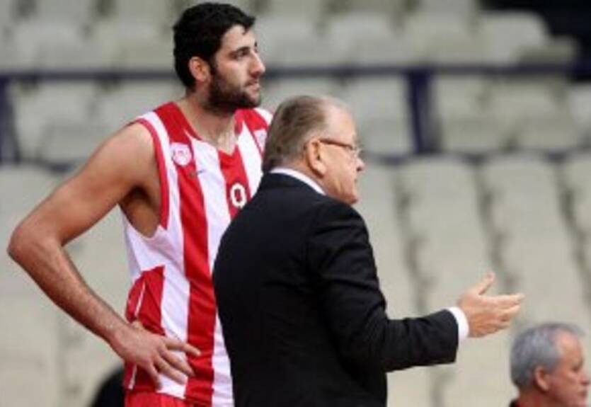 Олимпиакос: месяц без Буруссиса